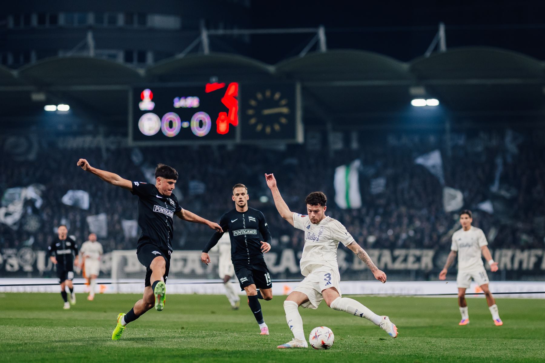 Lỗi đội thăm quan! Nottingham Forest không thắng 8 trận sân khách liên tiếp đầu mùa này