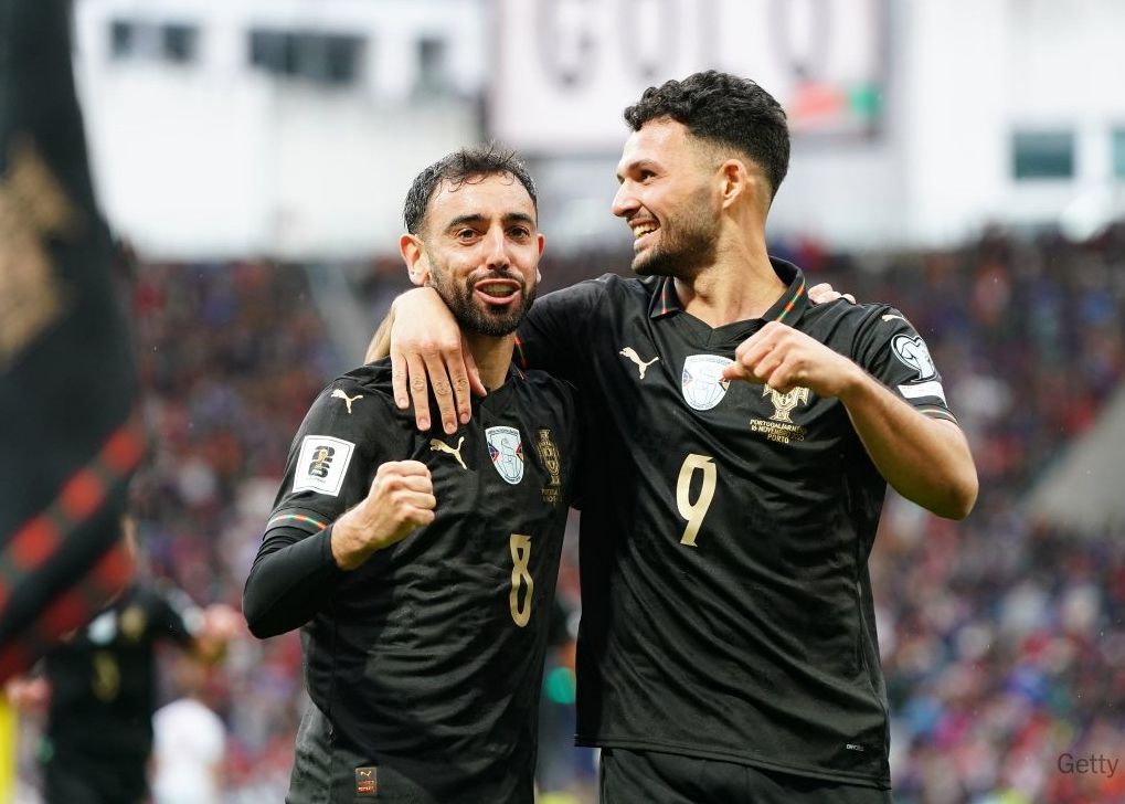 Thống kê toàn trận giữa Bồ Đào Nha và Armenia: tỷ lệ rê bóng 76-24, ghi bàn 26-3