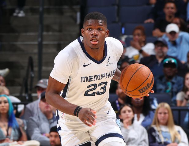 Đêm sự nghiệp! Kẻ hèn nhát, lựa chọn số 11, thực hiện 6 trong số 6 quả ba điểm và ghi được 27 điểm, với điểm cộng trừ là +36.