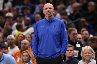 Người hâm mộ tại sân vận động của đội chủ nhà đã hô vang 