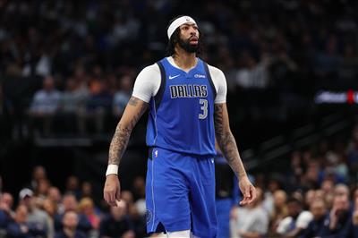 Tình trạng cạnh tranh đang tăng lên! Lông mày dày ghi được 16 điểm và 8 rebound ở 6 trong số 12 cú sút trong hiệp.