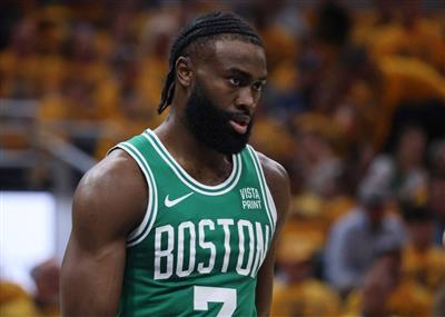 Brown: Các cầu thủ đã phải chịu đựng áp lực và sự quấy rối to lớn từ người hâm mộ và liên đoàn phải bảo vệ chúng tôi