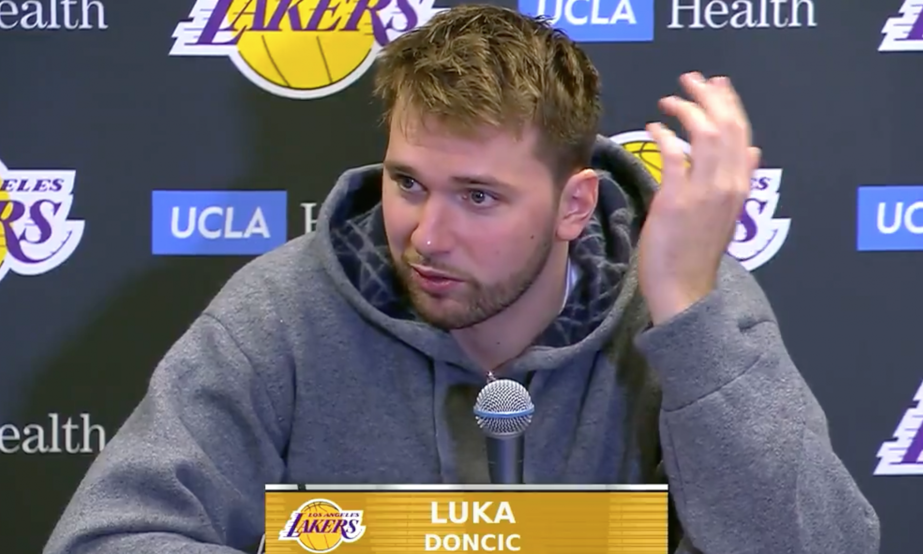 Doncic: Tôi rất im lặng khi mới đến Lakers. Bây giờ tôi thường đùa giỡn với mọi người và trao đổi những lời lăng mạ.