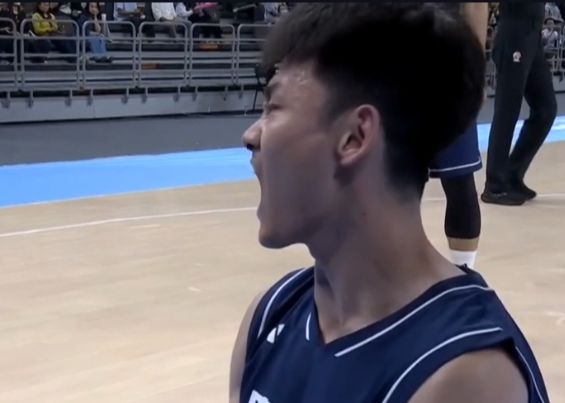 Đóng góp quan trọng vào chiến thắng của Quảng Đông! Xu Jie và Wang Ruize cộng lại để có 56 điểm, 14 rebound và 6 kiến tạo