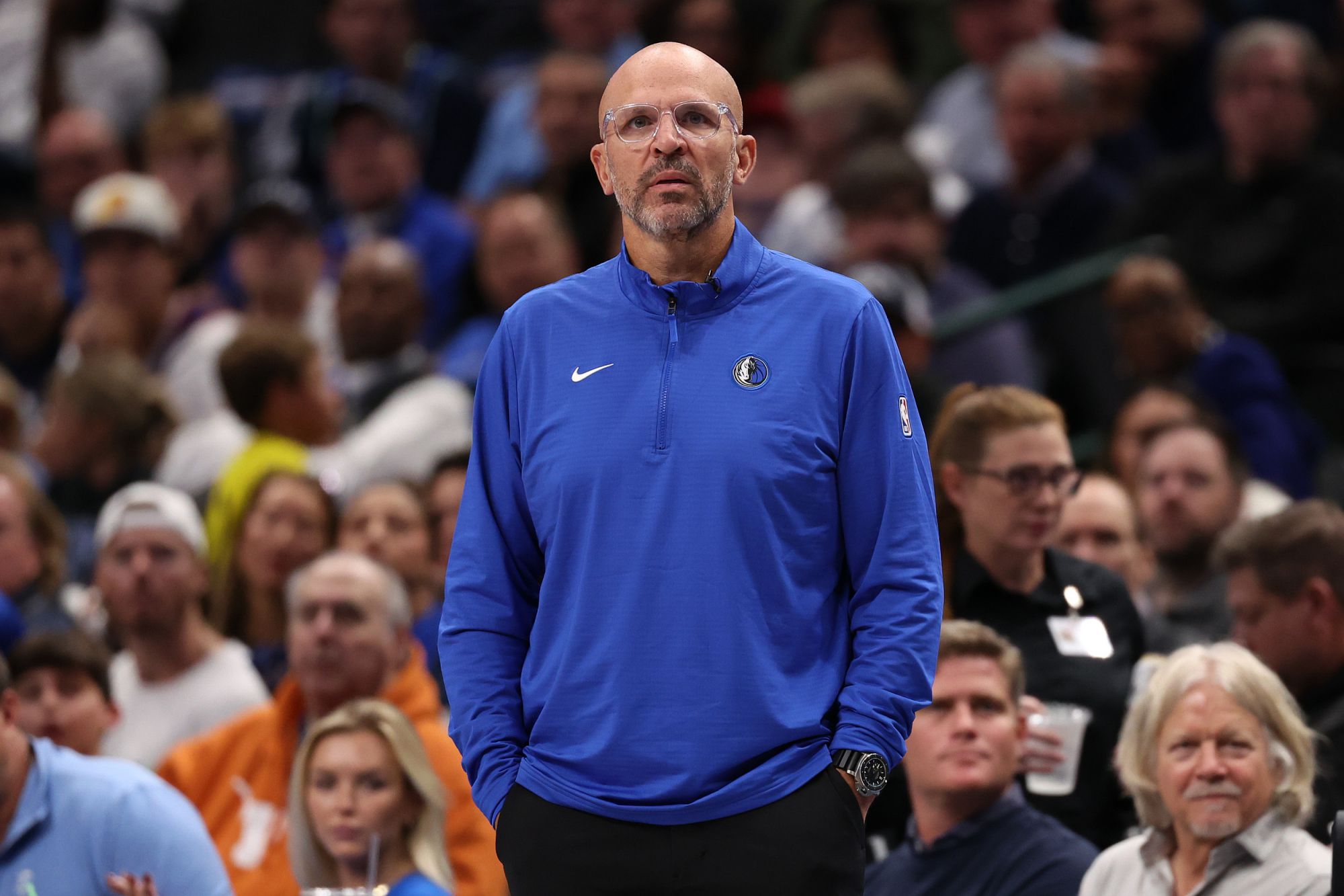 Có chuyện gì thế? Mavericks rơi xuống cuối bảng Western Conference, với hiệu suất tấn công và số điểm mỗi trận tệ nhất giải đấu.