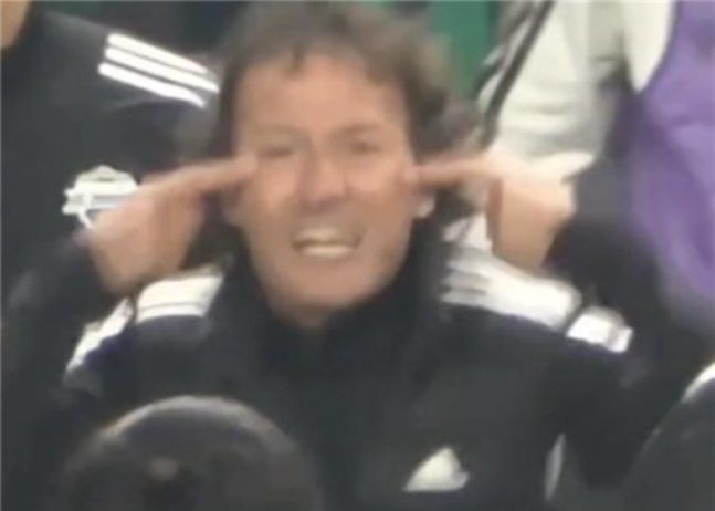 Hiệp hội trọng tài bóng đá chuyên nghiệp Hàn Quốc cáo buộc trợ lý huấn luyện viên Jeonbuk phân biệt chủng tộc khi gây ồn ào về trọng tài.