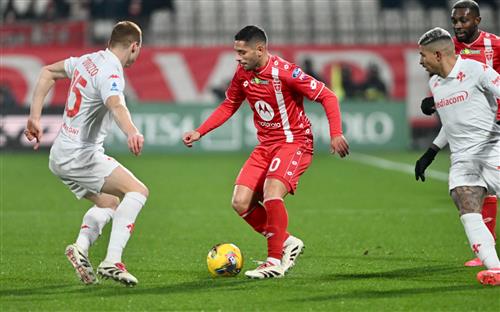 Monza đấu với Fiorentina