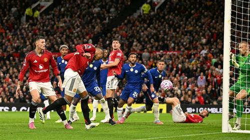 Manchester United đấu với Chelsea