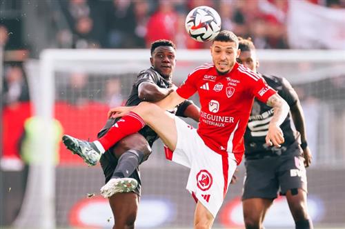 Brest đấu với Rennes