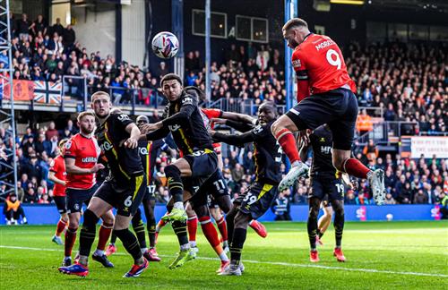 Thị trấn Luton vs Watford