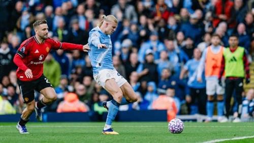 Manchester City đấu với Manchester United