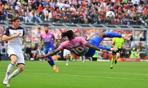 AC Milan đấu với Lecce