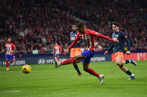 Atletico Madrid đấu với Valencia