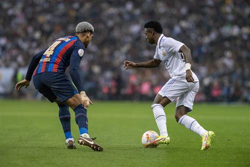 Real Madrid đấu với Barcelona