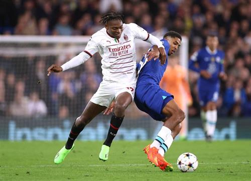 AC Milan đấu với Chelsea