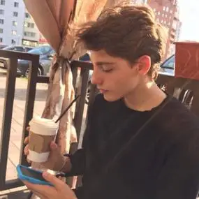 6686体育首席作者两人的回忆