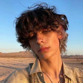 6686体育铁牌作者Nadia