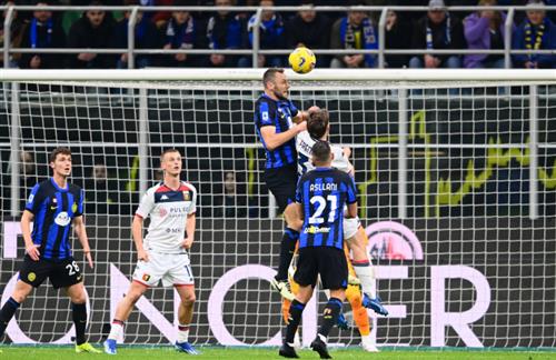 Inter Milan đấu với Genoa