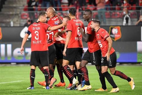 Clermont đấu với Rennes