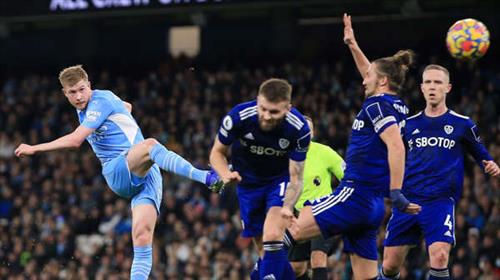 Leeds United đấu với Manchester City