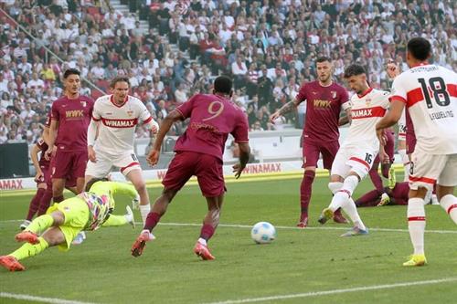 Stuttgart đấu với Augsburg