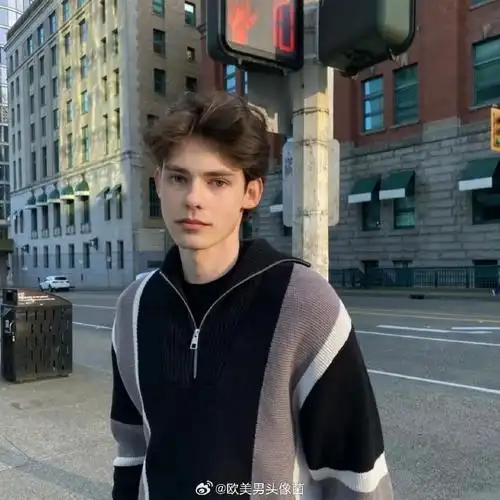 6686体育铁牌作者Drew