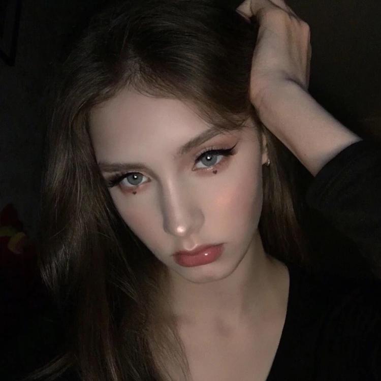 6686体育银牌作者Damien