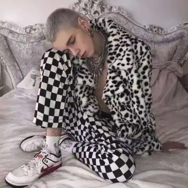 6686体育铁牌作者Freddie