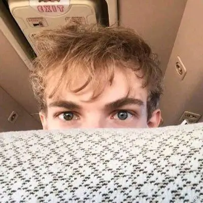 6686体育铁牌作者Lucy