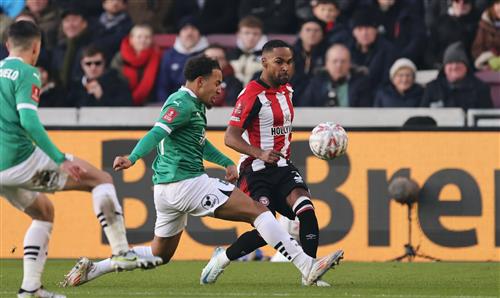Brentford đấu với Plymouth Argyle
