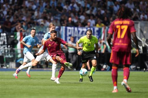 Lazio đấu với Roma