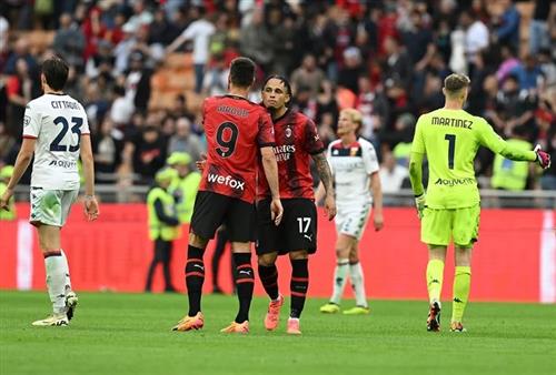 AC Milan đấu với Genoa