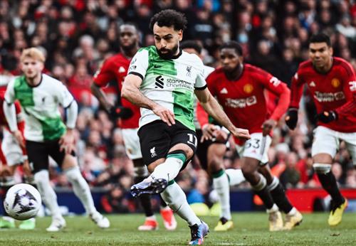 Manchester United đấu với Liverpool