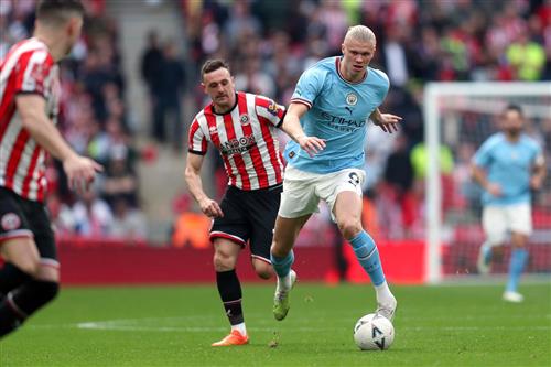 Sheffield United đấu với Manchester City