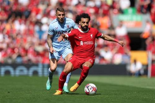 Southampton đấu với Liverpool